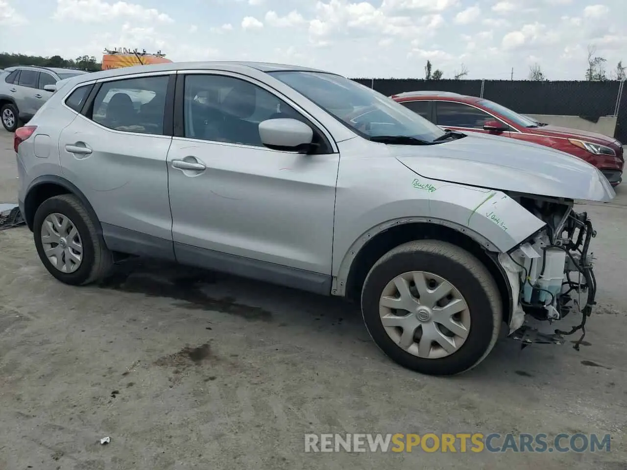 4 Photograph of a damaged car JN1BJ1CR1KW310652 NISSAN ROGUE 2019