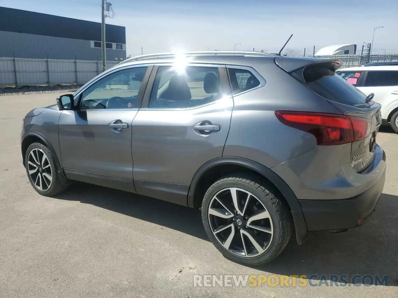 2 Photograph of a damaged car JN1BJ1CR1KW329623 NISSAN ROGUE 2019