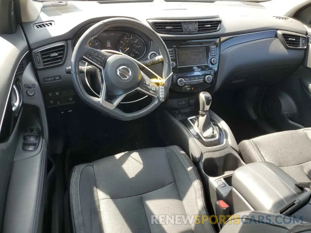 8 Photograph of a damaged car JN1BJ1CR1KW331792 NISSAN ROGUE 2019