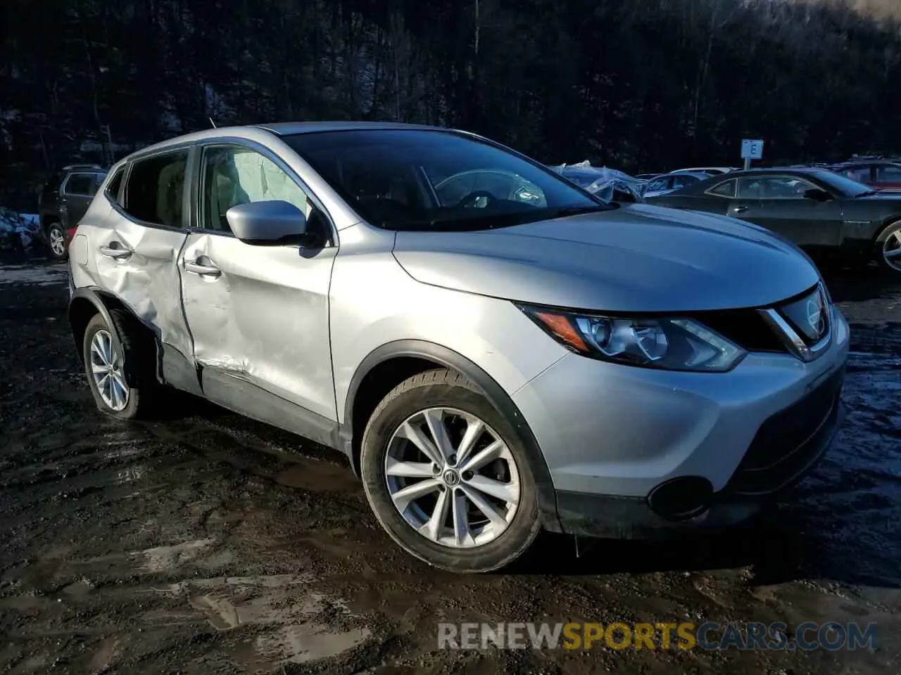 4 Photograph of a damaged car JN1BJ1CR2KW626884 NISSAN ROGUE 2019