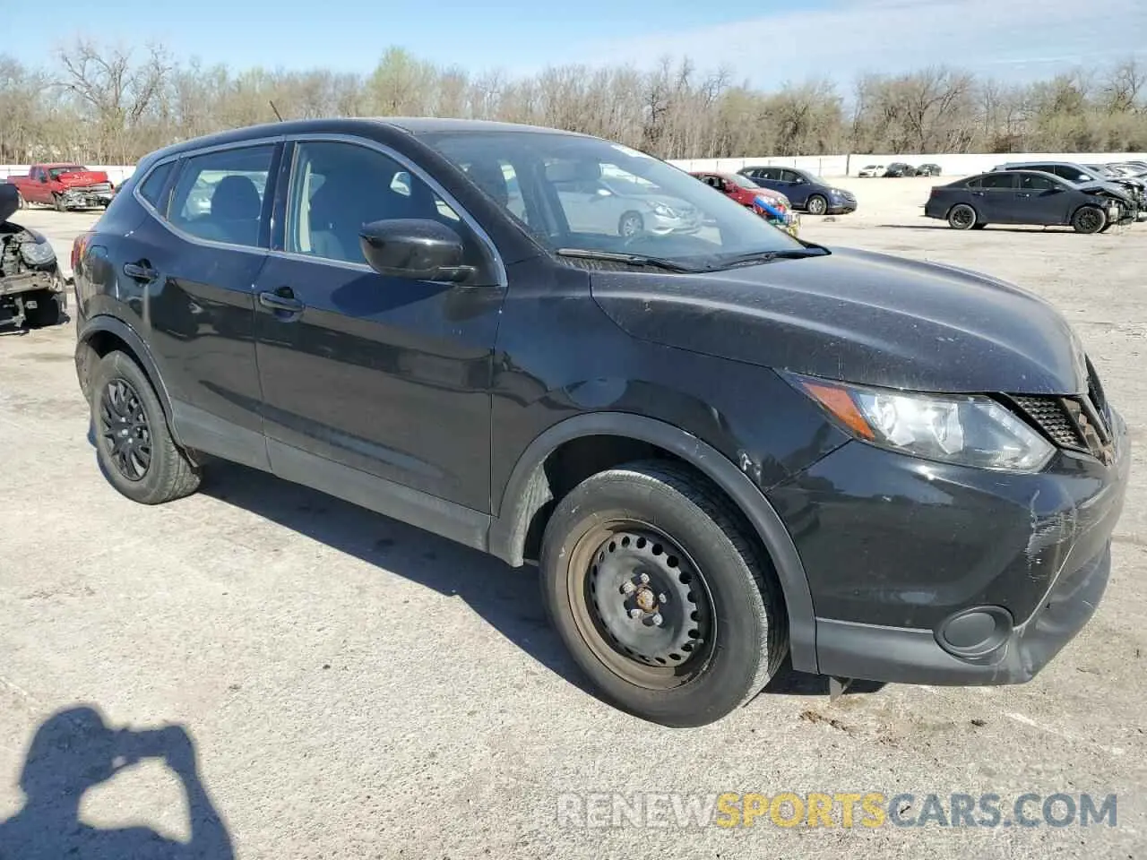 4 Photograph of a damaged car JN1BJ1CR3KW316176 NISSAN ROGUE 2019