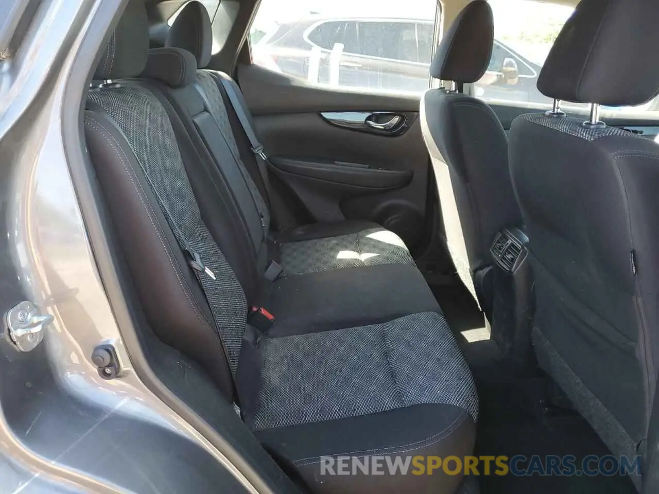 11 Photograph of a damaged car JN1BJ1CR3KW341109 NISSAN ROGUE 2019