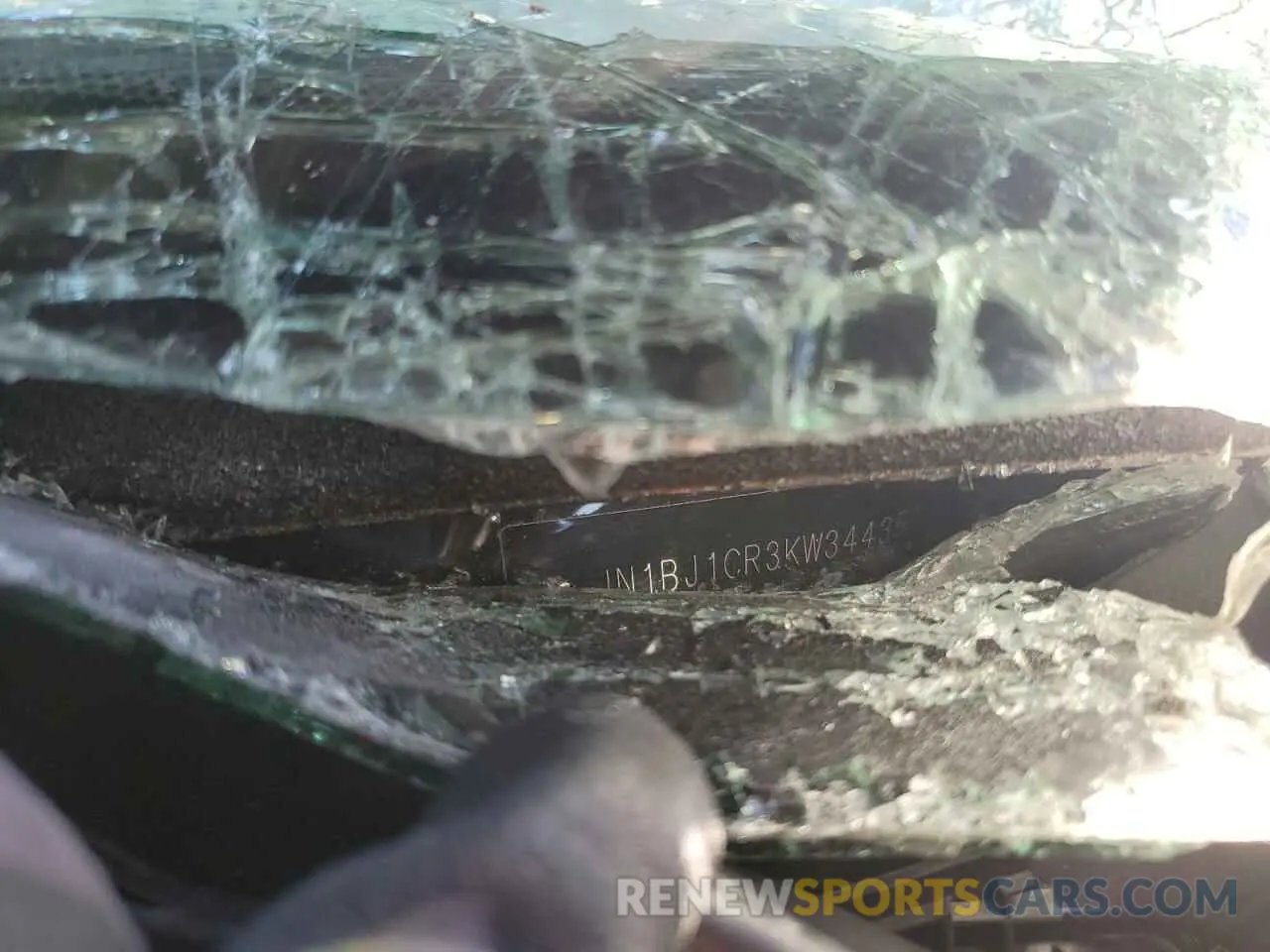 16 Photograph of a damaged car JN1BJ1CR3KW344351 NISSAN ROGUE 2019