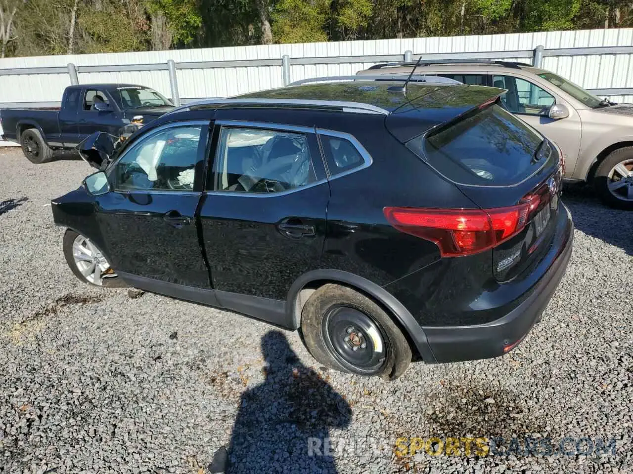 2 Photograph of a damaged car JN1BJ1CR3KW344351 NISSAN ROGUE 2019