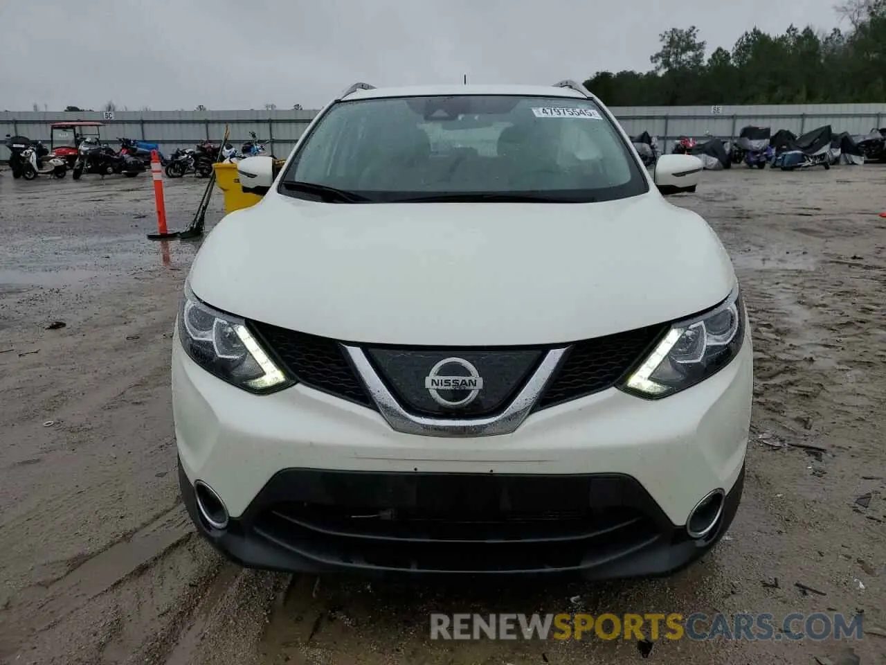 5 Photograph of a damaged car JN1BJ1CR3KW625520 NISSAN ROGUE 2019