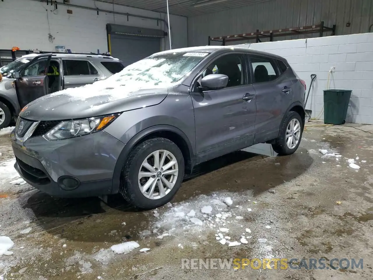 1 Photograph of a damaged car JN1BJ1CR4KW352782 NISSAN ROGUE 2019