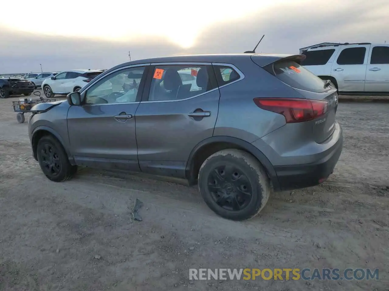 2 Photograph of a damaged car JN1BJ1CR4KW620374 NISSAN ROGUE 2019