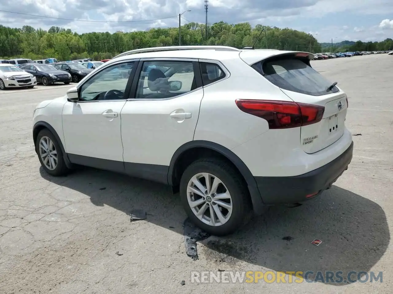 2 Photograph of a damaged car JN1BJ1CR4KW620519 NISSAN ROGUE 2019