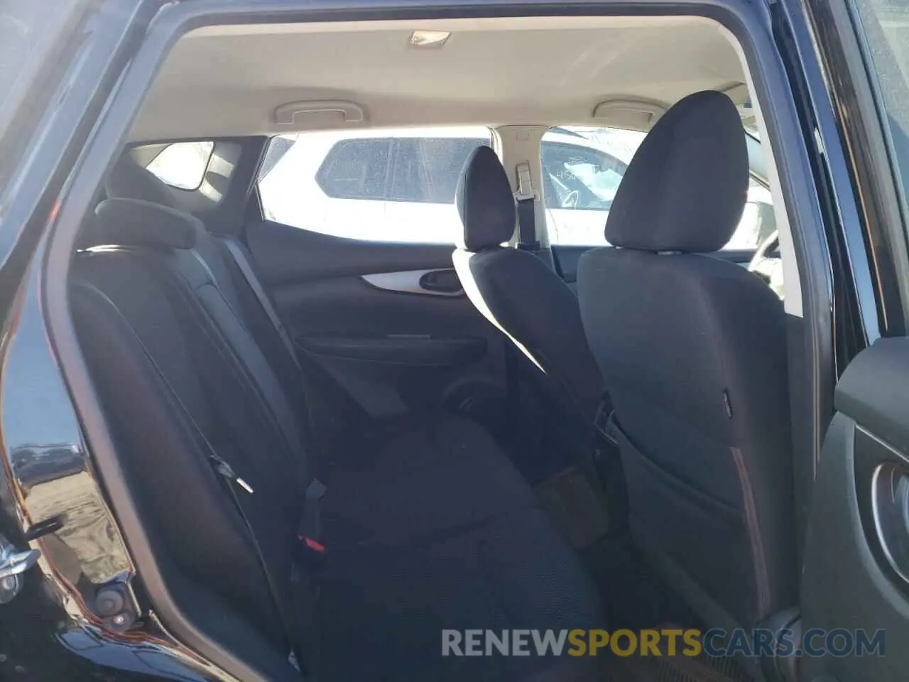 11 Photograph of a damaged car JN1BJ1CR4KW623095 NISSAN ROGUE 2019