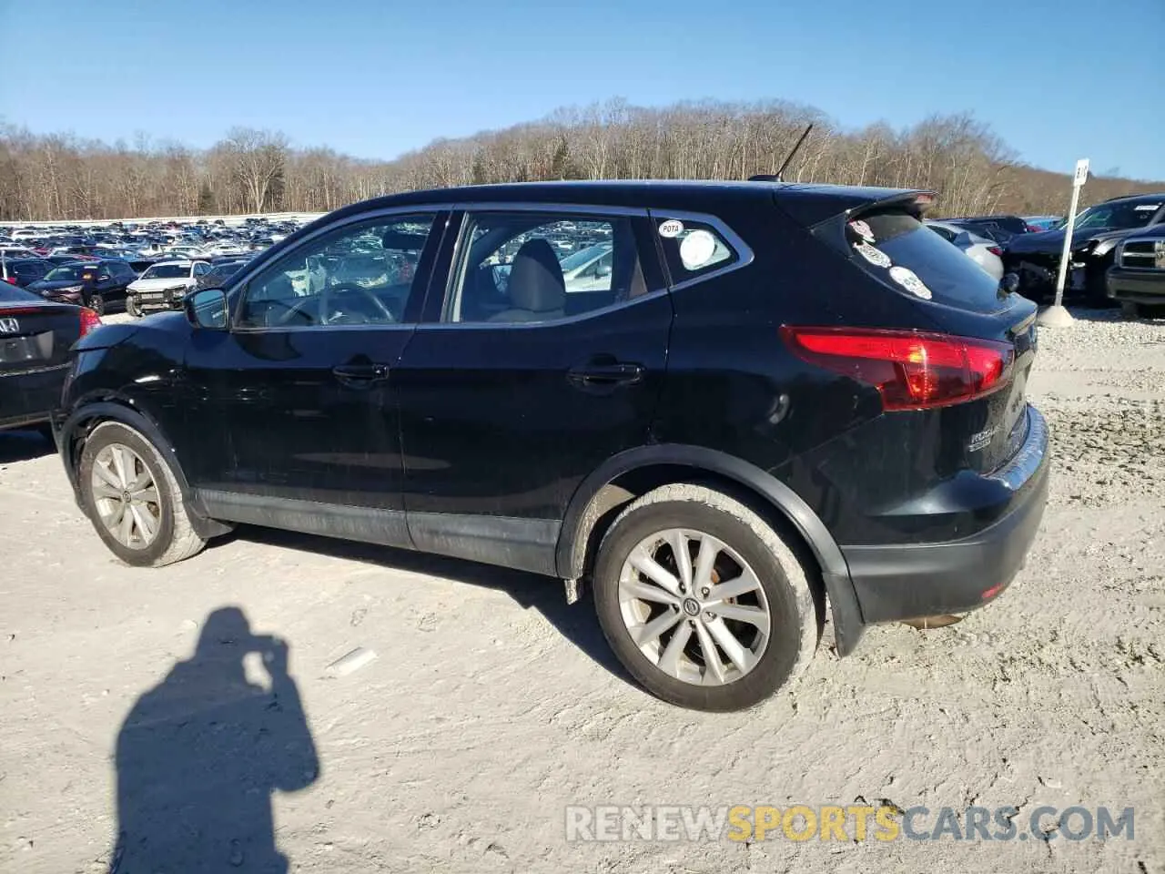 2 Photograph of a damaged car JN1BJ1CR4KW623095 NISSAN ROGUE 2019