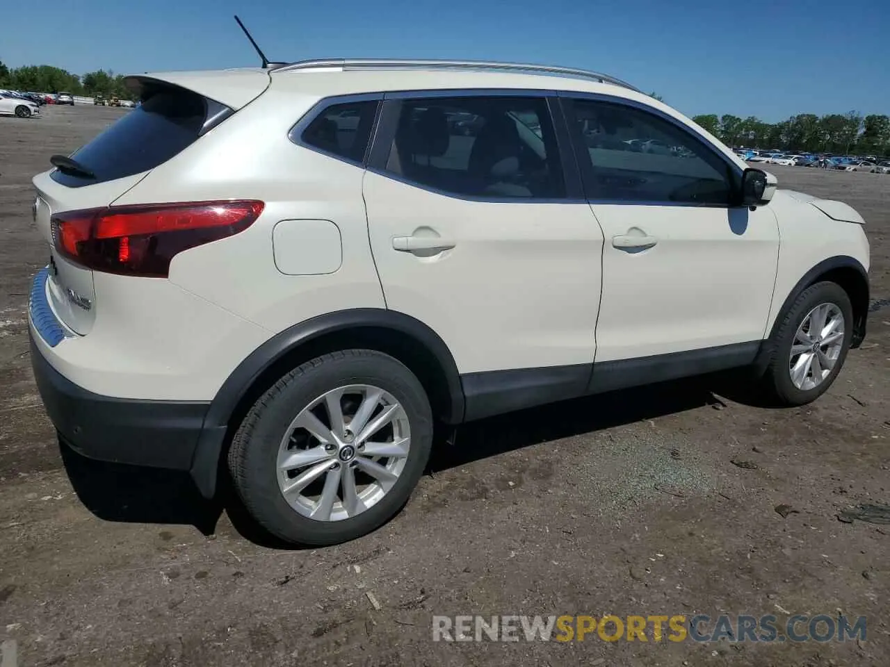 3 Photograph of a damaged car JN1BJ1CR4KW625297 NISSAN ROGUE 2019