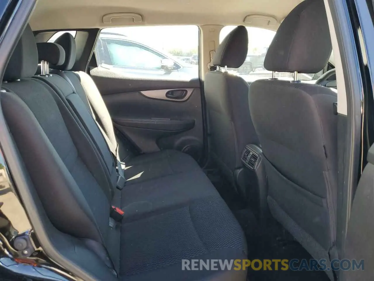 11 Photograph of a damaged car JN1BJ1CR4KW628992 NISSAN ROGUE 2019