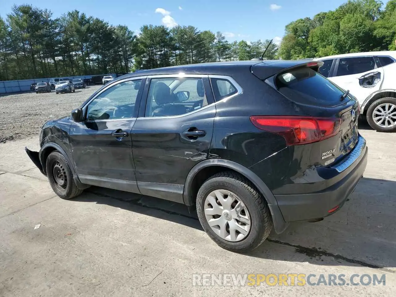 2 Photograph of a damaged car JN1BJ1CR4KW628992 NISSAN ROGUE 2019
