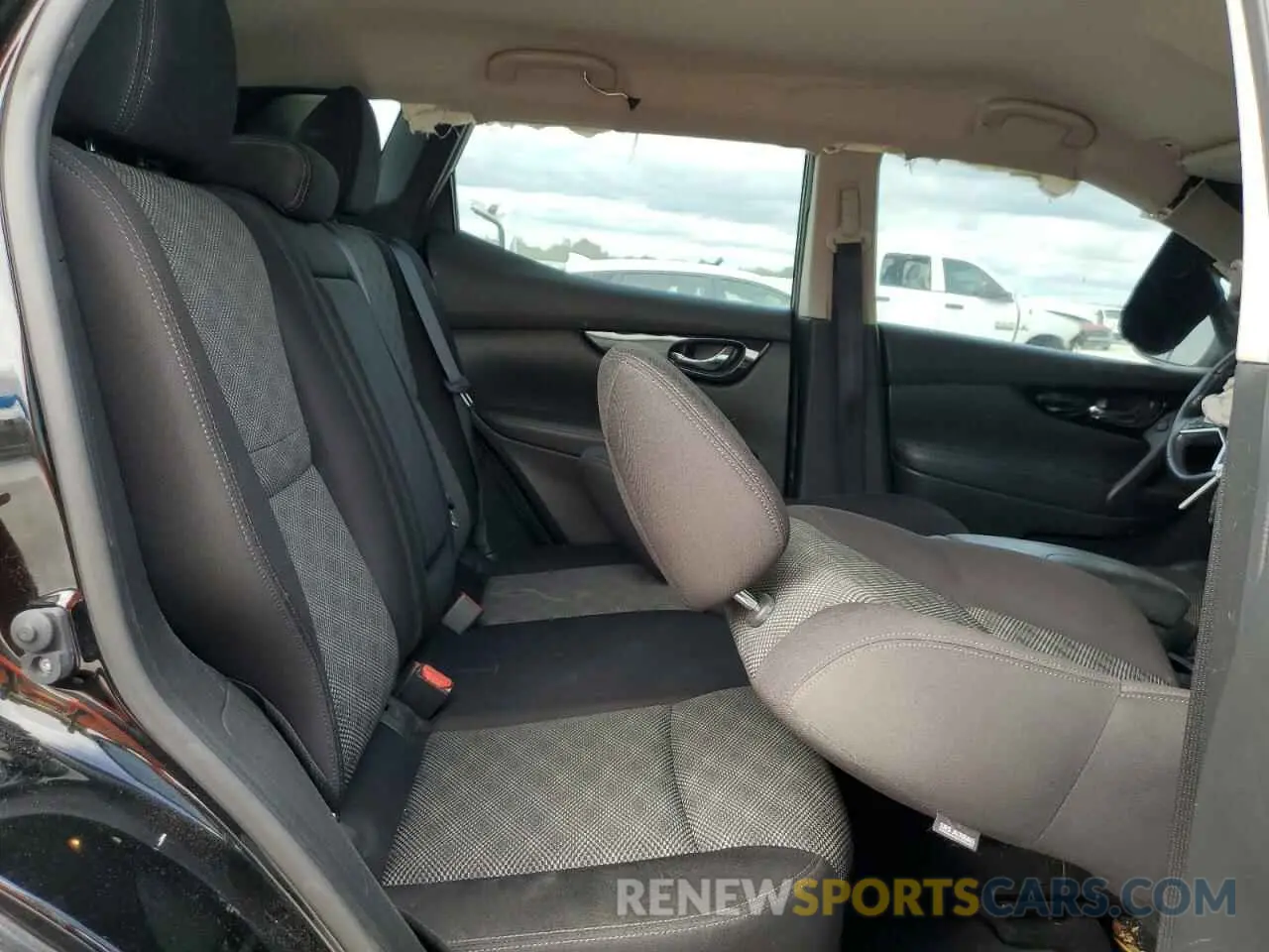 11 Photograph of a damaged car JN1BJ1CR4KW629365 NISSAN ROGUE 2019