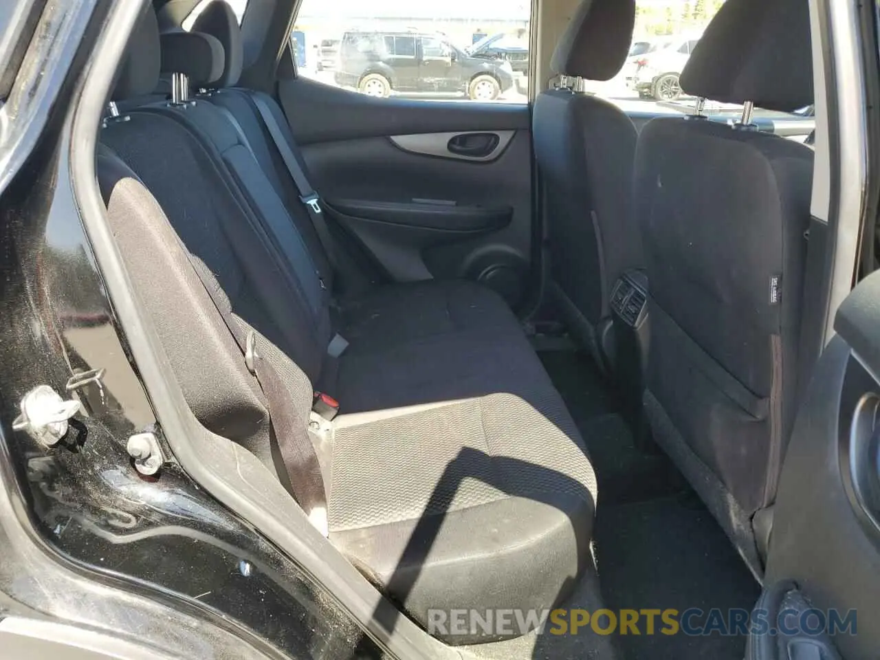 11 Photograph of a damaged car JN1BJ1CR5KW318026 NISSAN ROGUE 2019