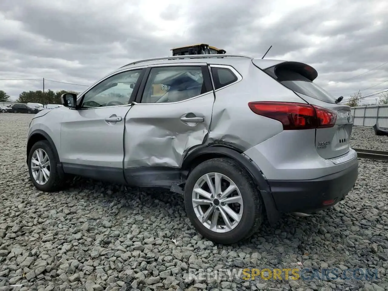 2 Photograph of a damaged car JN1BJ1CR5KW322299 NISSAN ROGUE 2019