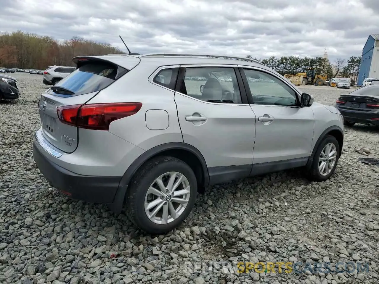 3 Photograph of a damaged car JN1BJ1CR5KW322299 NISSAN ROGUE 2019
