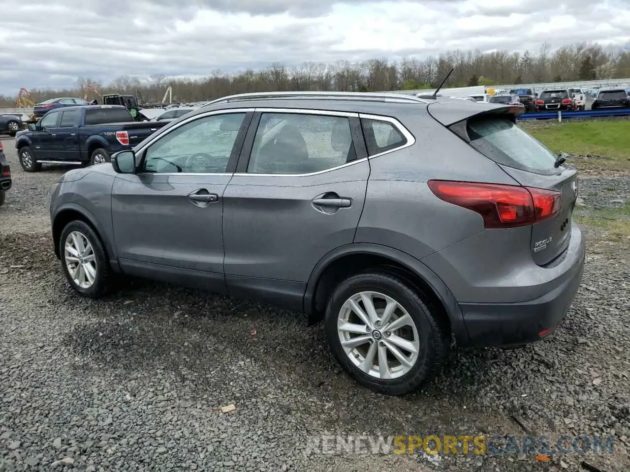 2 Photograph of a damaged car JN1BJ1CR5KW324683 NISSAN ROGUE 2019