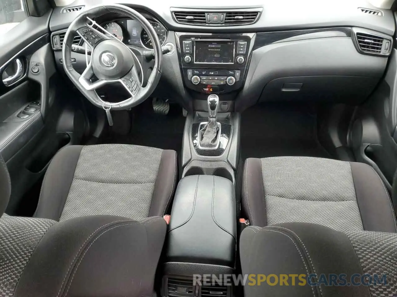 8 Photograph of a damaged car JN1BJ1CR5KW324683 NISSAN ROGUE 2019