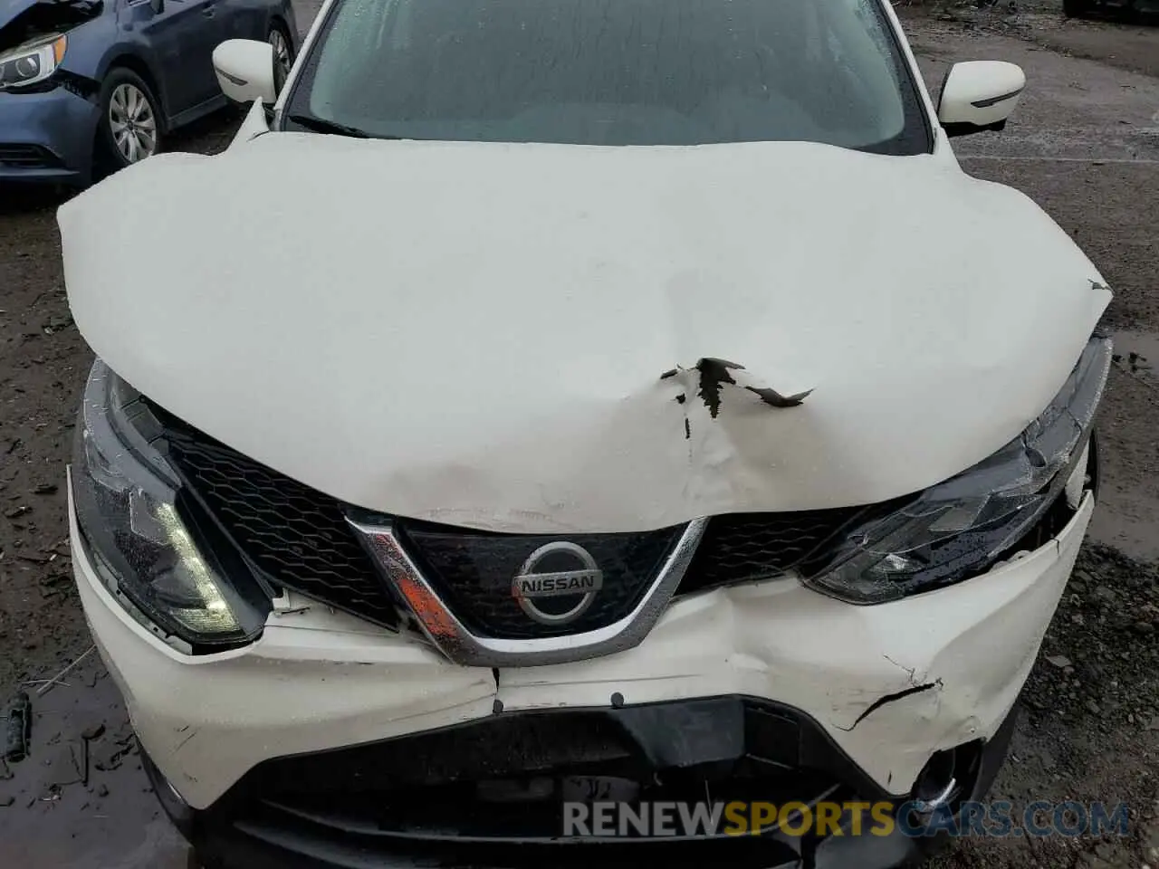 11 Photograph of a damaged car JN1BJ1CR5KW324800 NISSAN ROGUE 2019