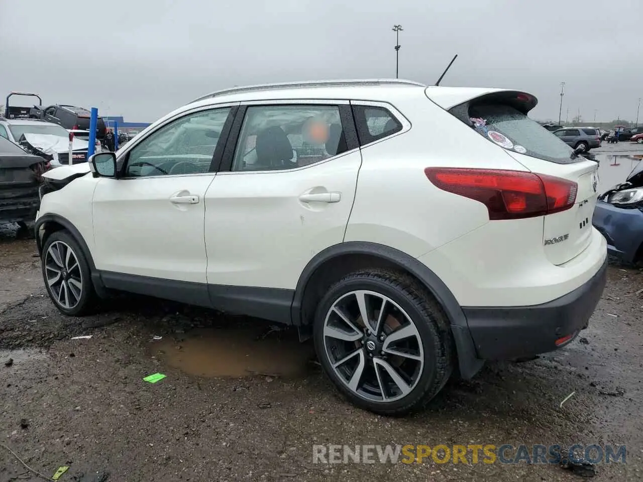 2 Photograph of a damaged car JN1BJ1CR5KW324800 NISSAN ROGUE 2019