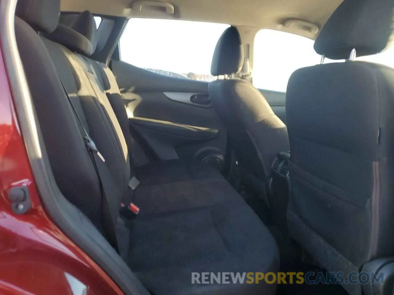11 Photograph of a damaged car JN1BJ1CR5KW327616 NISSAN ROGUE 2019