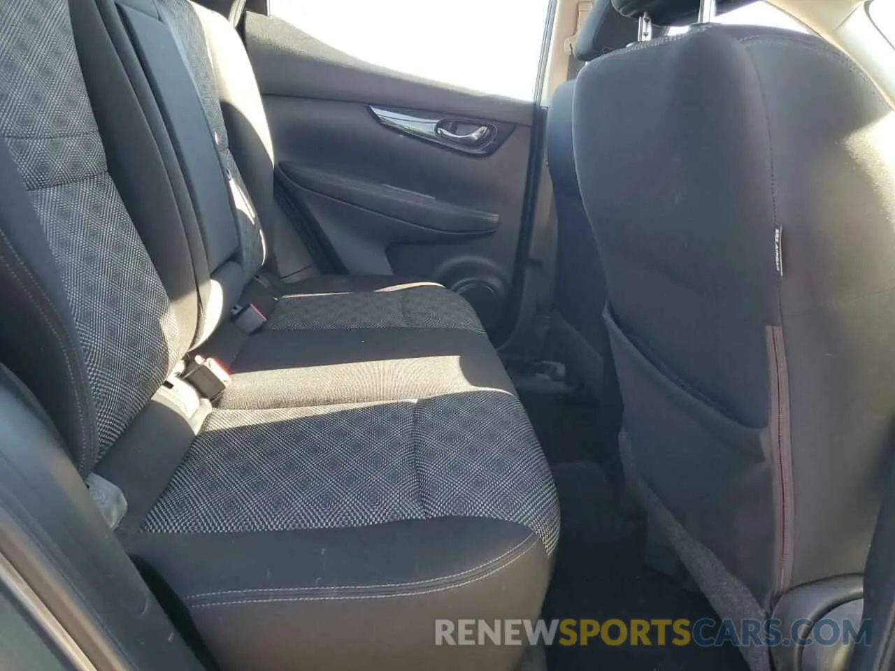 11 Photograph of a damaged car JN1BJ1CR5KW628189 NISSAN ROGUE 2019