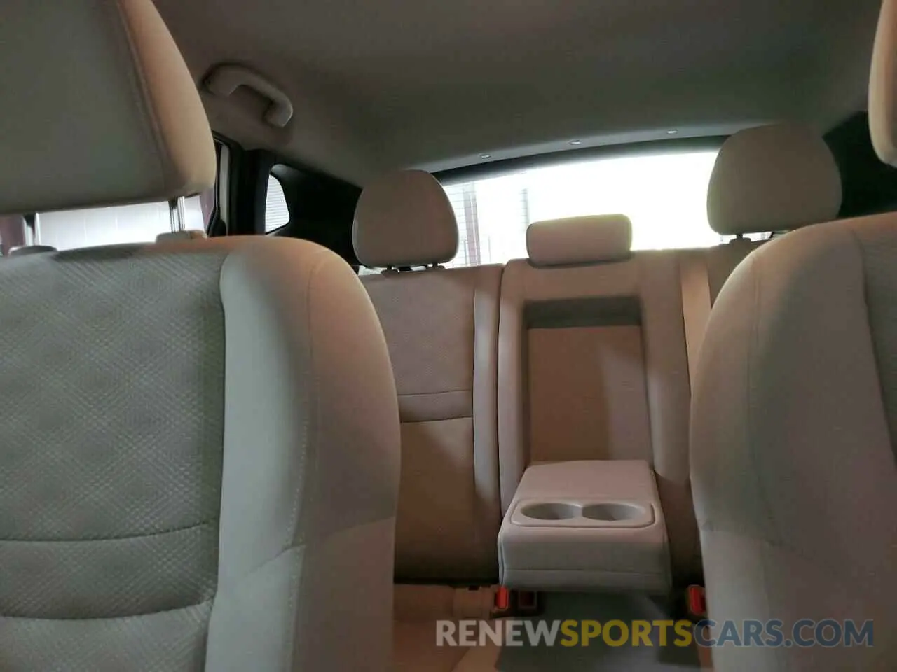 10 Photograph of a damaged car JN1BJ1CR6KW311974 NISSAN ROGUE 2019