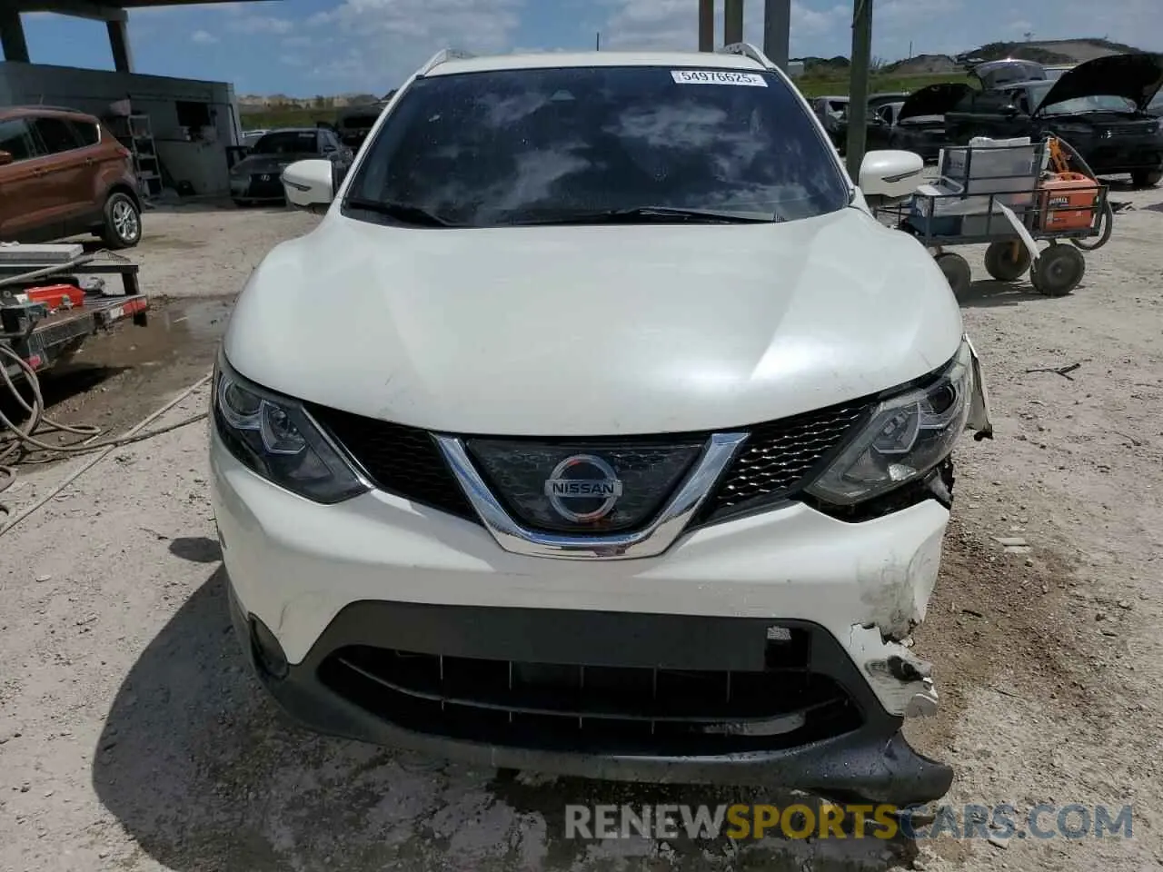 5 Photograph of a damaged car JN1BJ1CR6KW623762 NISSAN ROGUE 2019