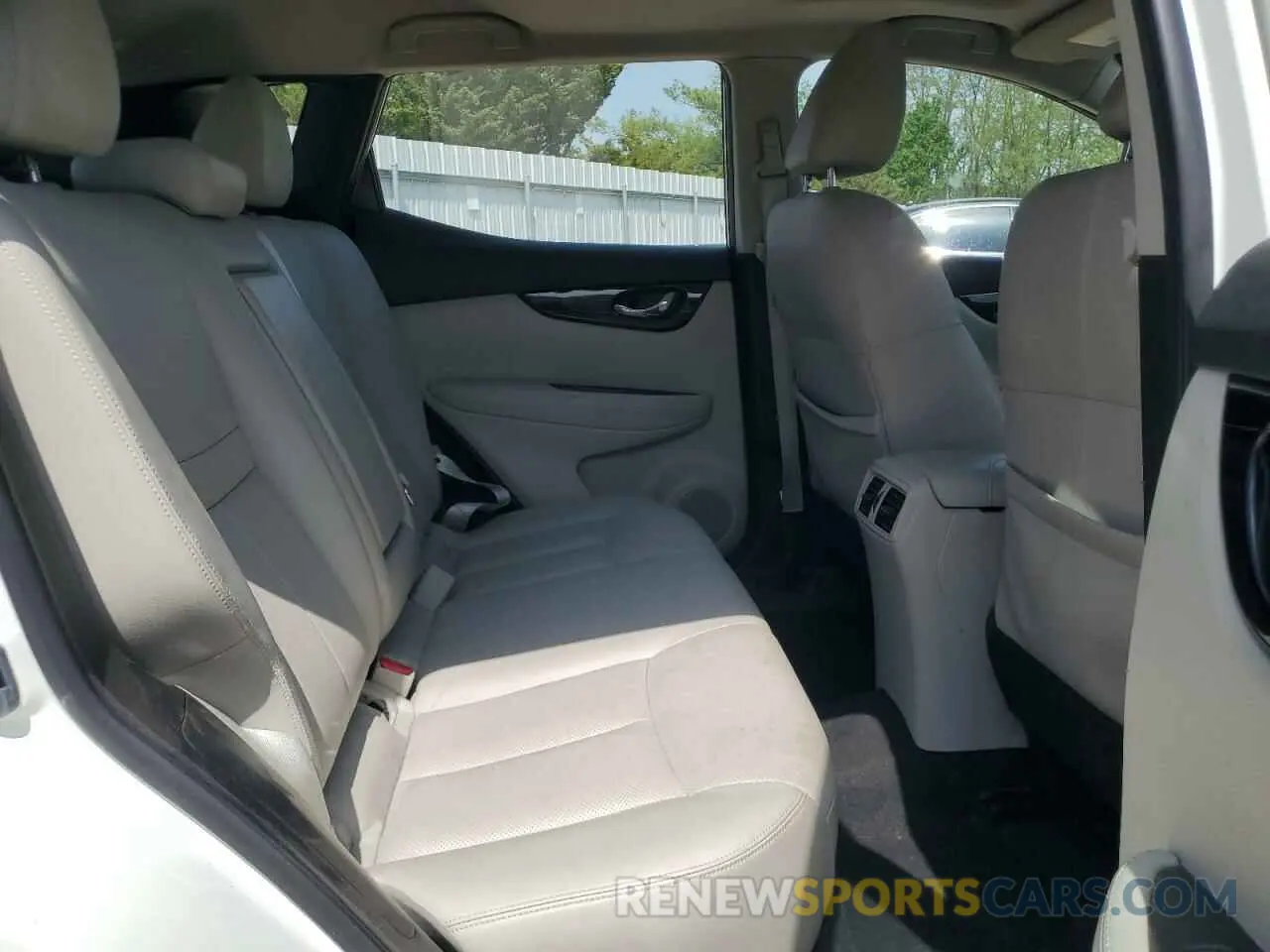 11 Photograph of a damaged car JN1BJ1CR6KW629674 NISSAN ROGUE 2019
