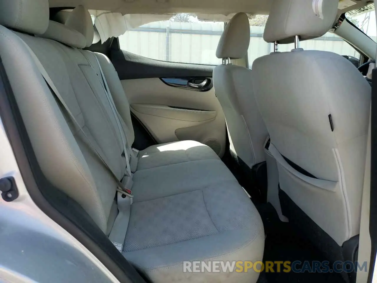 11 Photograph of a damaged car JN1BJ1CR6KW630338 NISSAN ROGUE 2019
