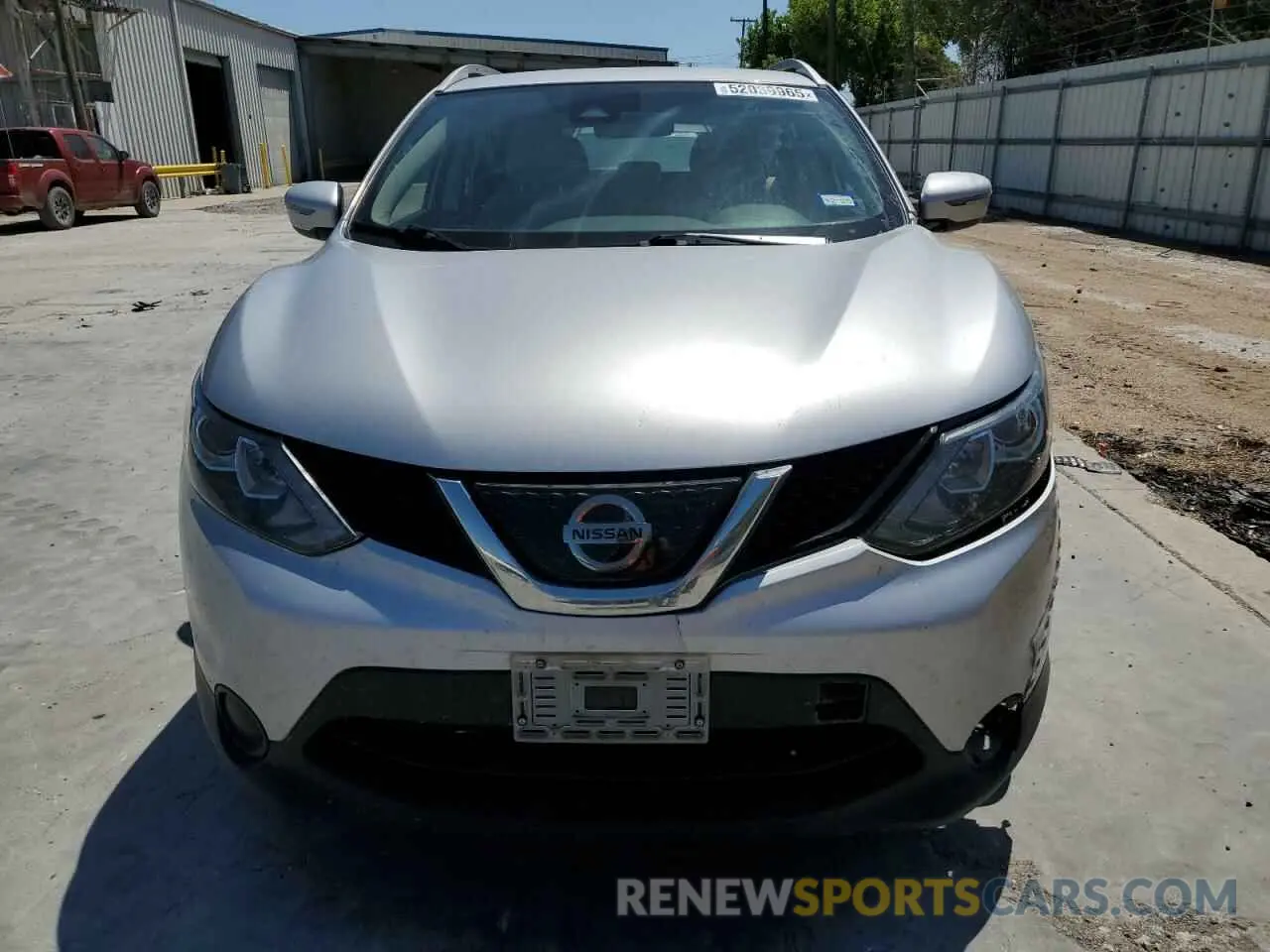 5 Photograph of a damaged car JN1BJ1CR6KW630338 NISSAN ROGUE 2019