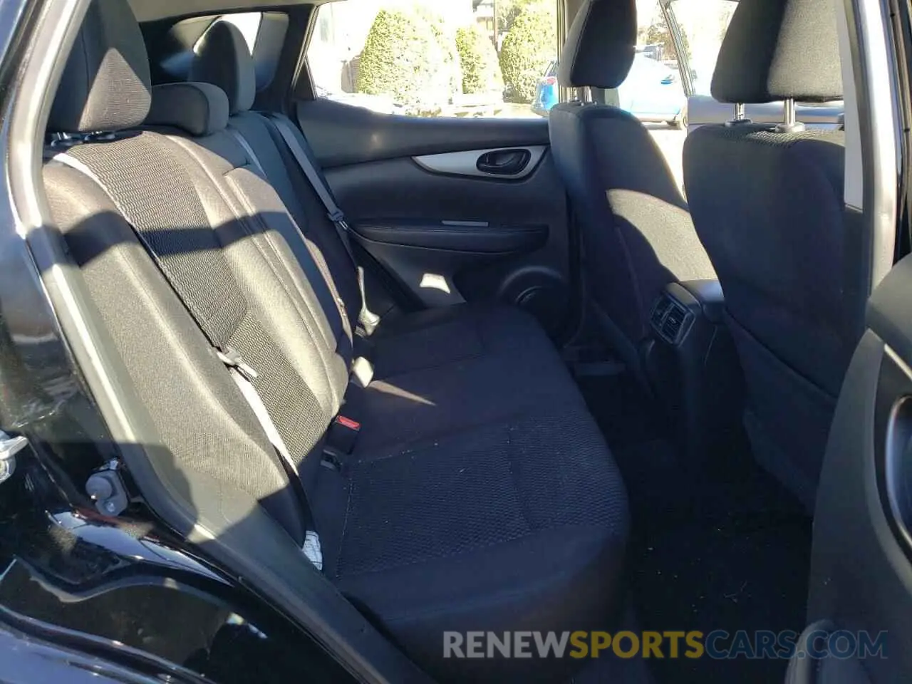 10 Photograph of a damaged car JN1BJ1CR7KW322157 NISSAN ROGUE 2019