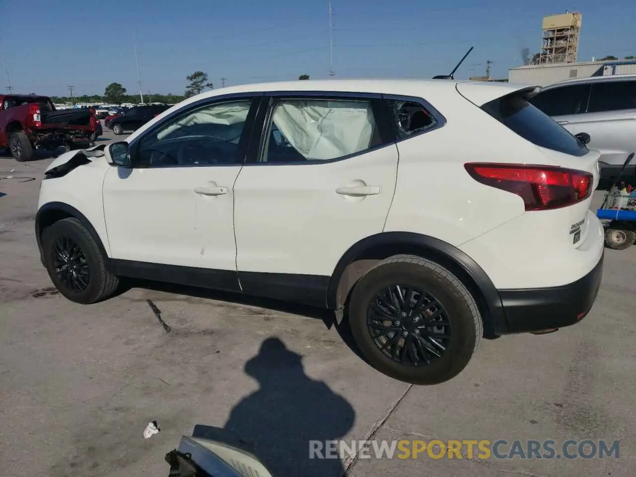 2 Photograph of a damaged car JN1BJ1CR7KW338651 NISSAN ROGUE 2019
