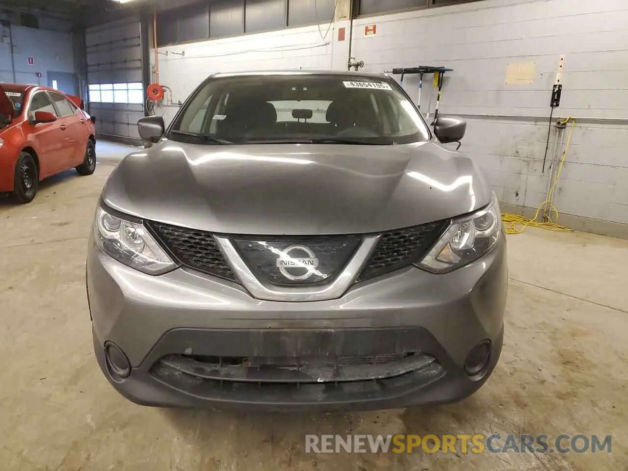 5 Photograph of a damaged car JN1BJ1CR7KW620448 NISSAN ROGUE 2019