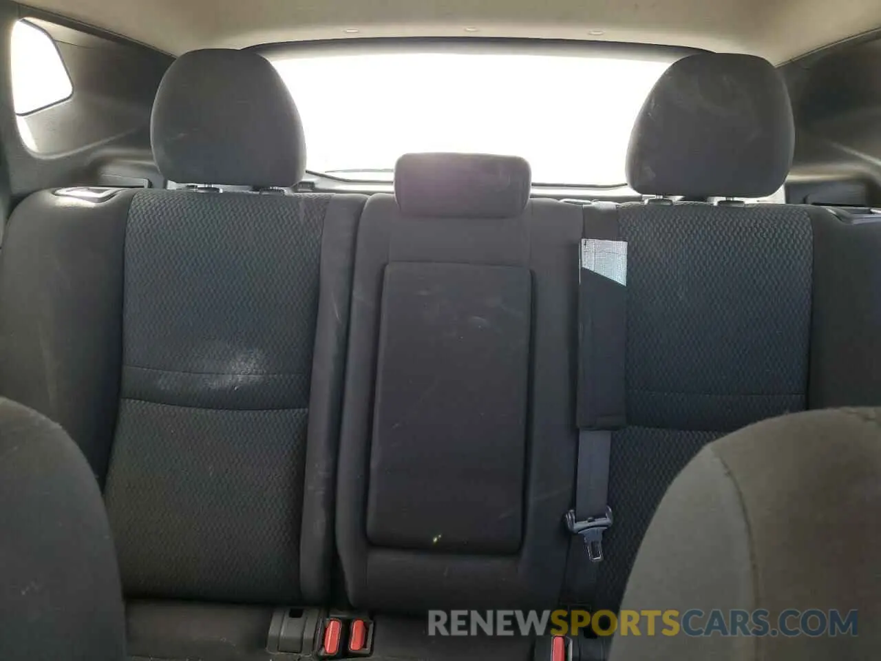 10 Photograph of a damaged car JN1BJ1CR8KW318294 NISSAN ROGUE 2019