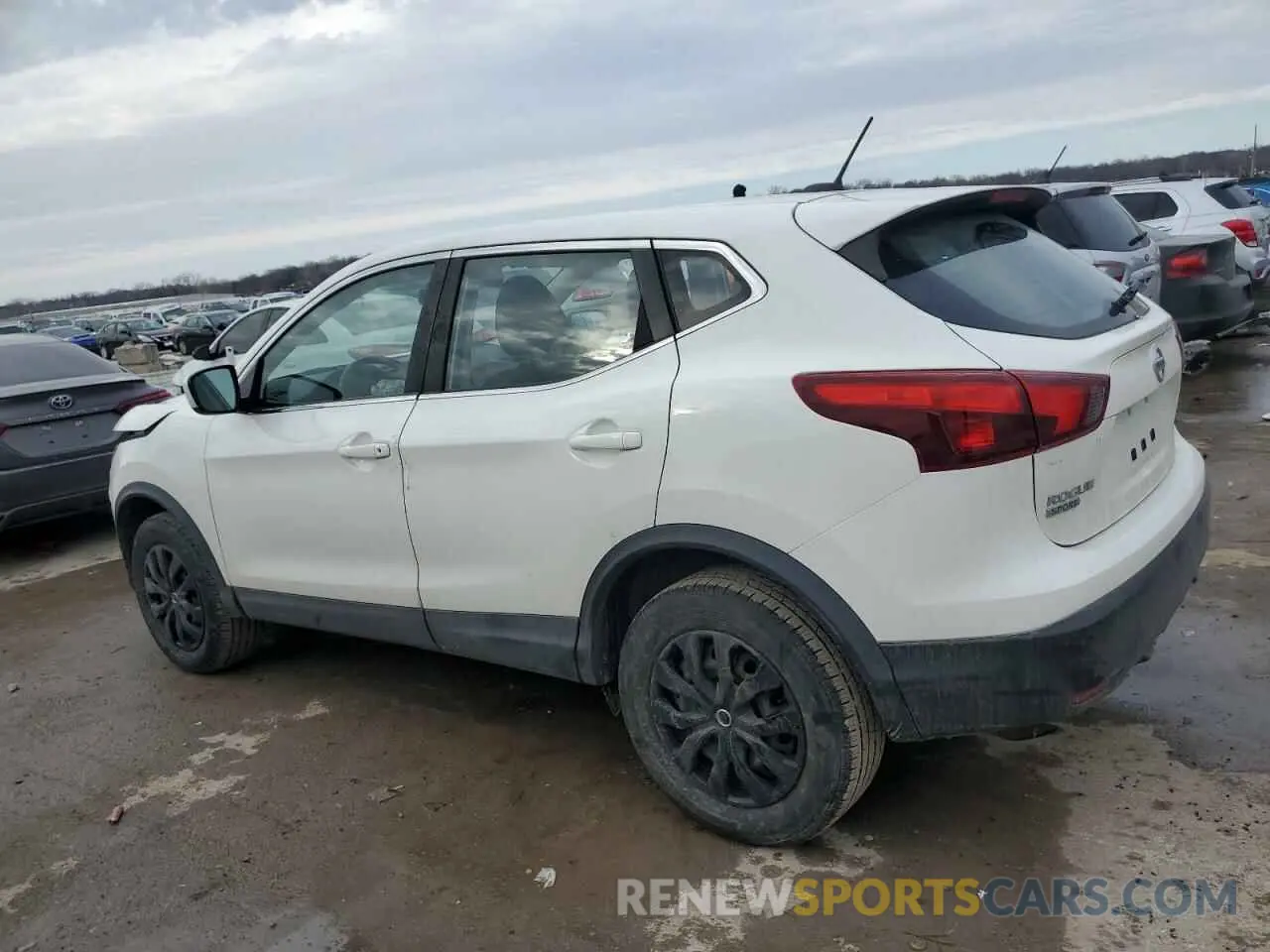 2 Photograph of a damaged car JN1BJ1CR8KW324077 NISSAN ROGUE 2019