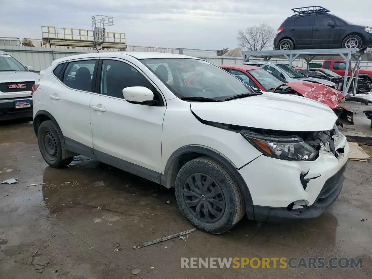 4 Photograph of a damaged car JN1BJ1CR8KW324077 NISSAN ROGUE 2019