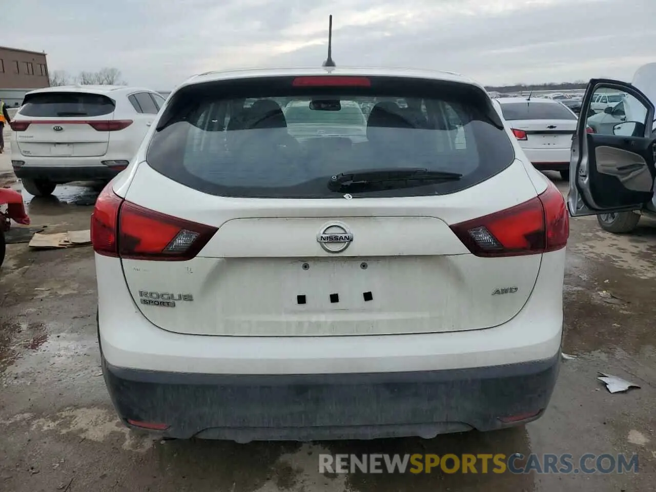 6 Photograph of a damaged car JN1BJ1CR8KW324077 NISSAN ROGUE 2019