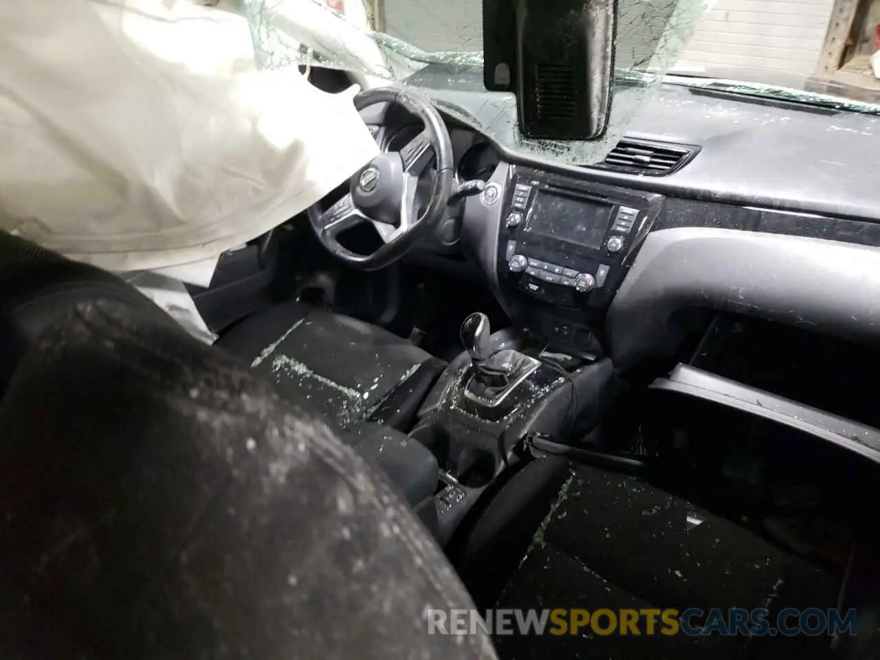 8 Photograph of a damaged car JN1BJ1CR8KW629997 NISSAN ROGUE 2019