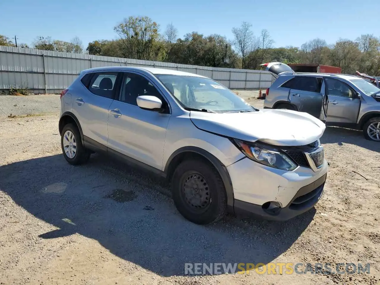4 Photograph of a damaged car JN1BJ1CR9KW314125 NISSAN ROGUE 2019