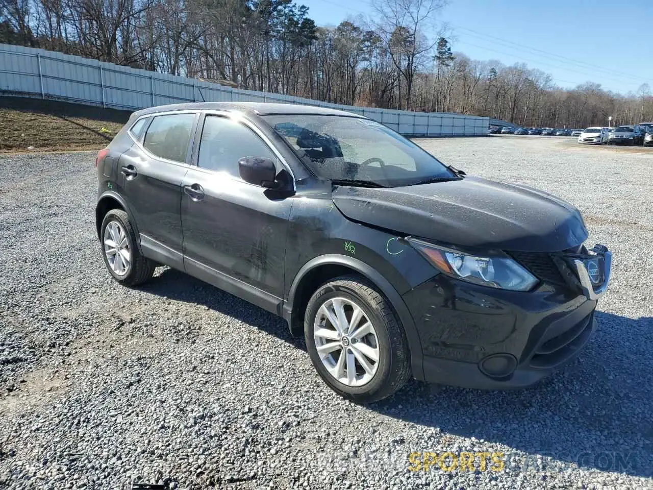 4 Photograph of a damaged car JN1BJ1CR9KW628924 NISSAN ROGUE 2019