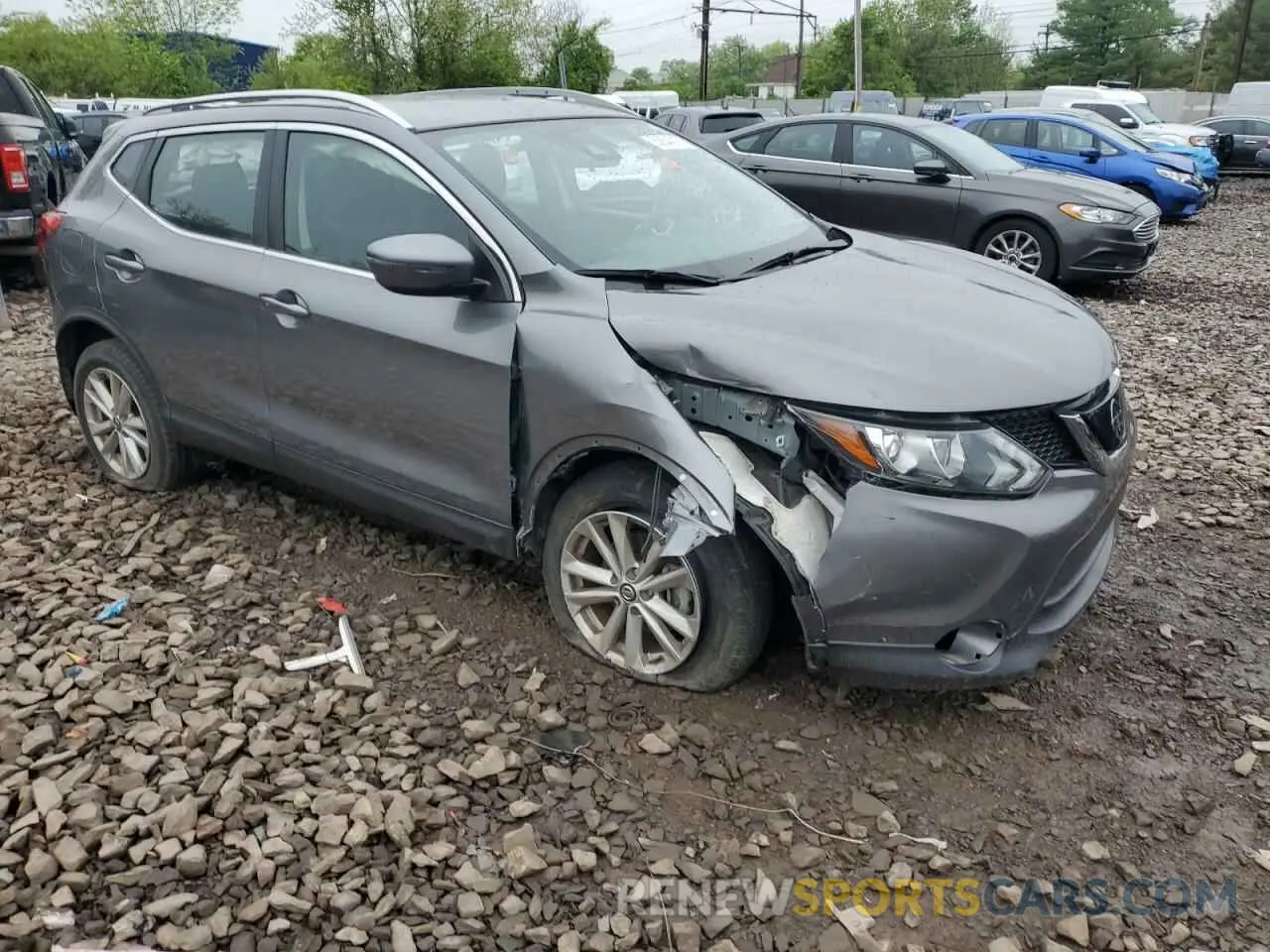 4 Photograph of a damaged car JN1BJ1CR9KW631001 NISSAN ROGUE 2019