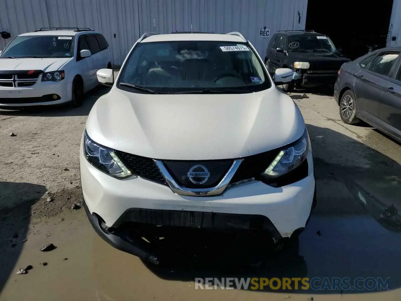 5 Photograph of a damaged car JN1BJ1CRXKW628219 NISSAN ROGUE 2019