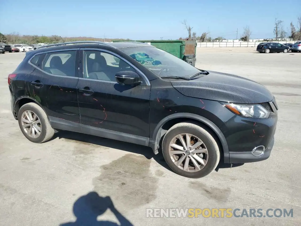 4 Photograph of a damaged car JN1BJ1CRXKW628625 NISSAN ROGUE 2019