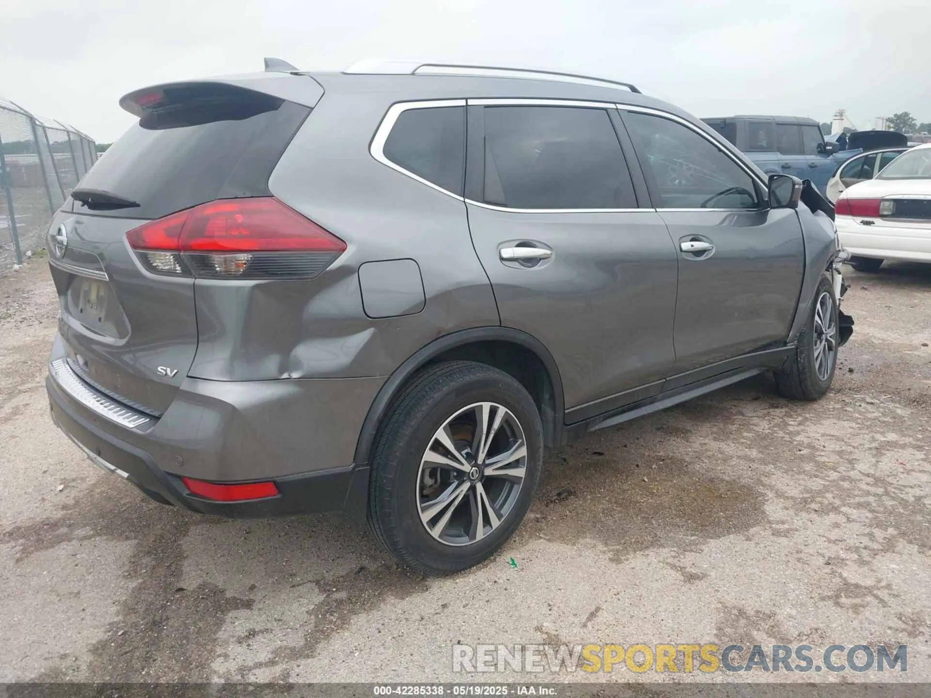 4 Photograph of a damaged car JN8AT2MT0KW268806 NISSAN ROGUE 2019
