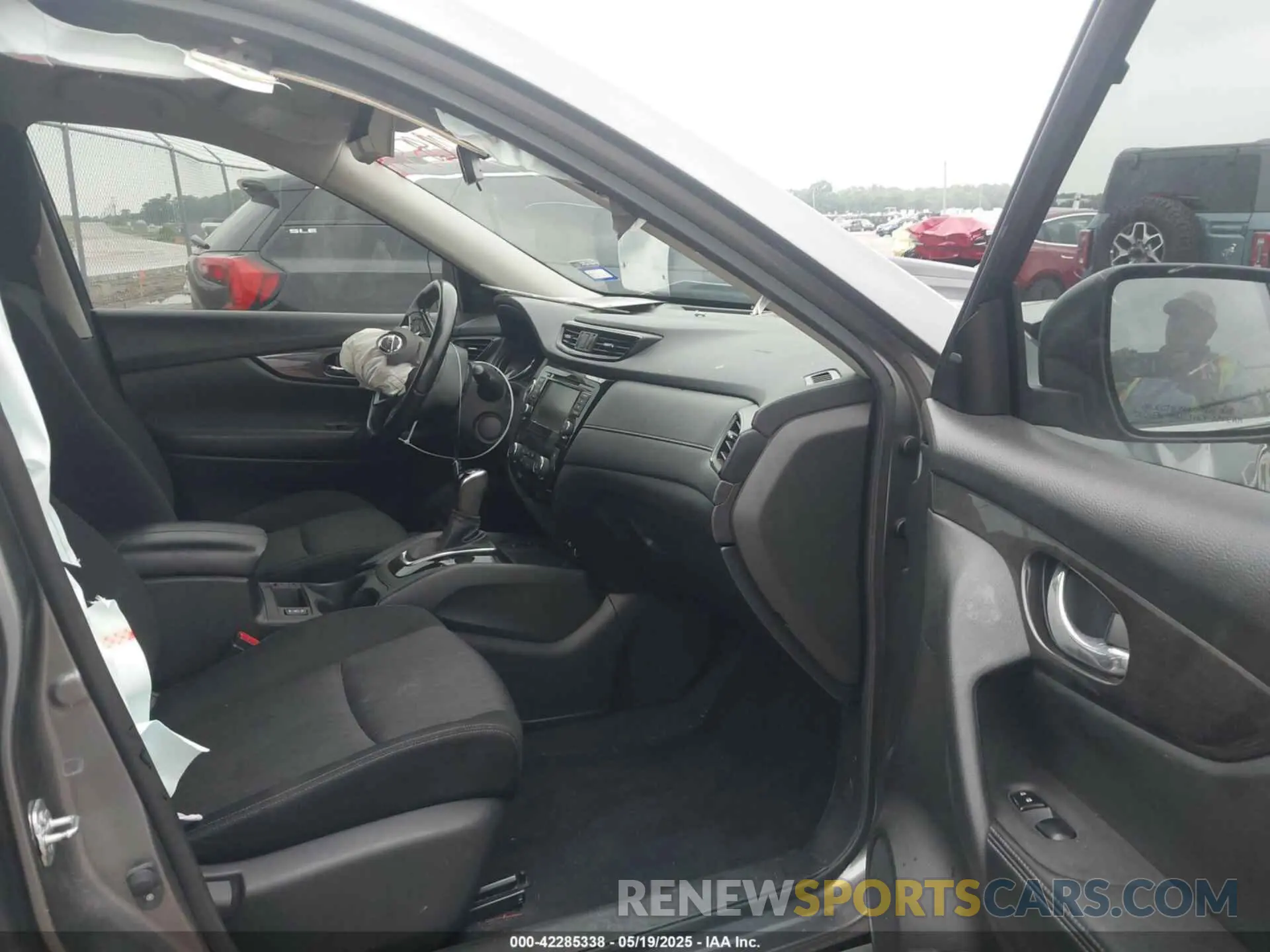 5 Photograph of a damaged car JN8AT2MT0KW268806 NISSAN ROGUE 2019