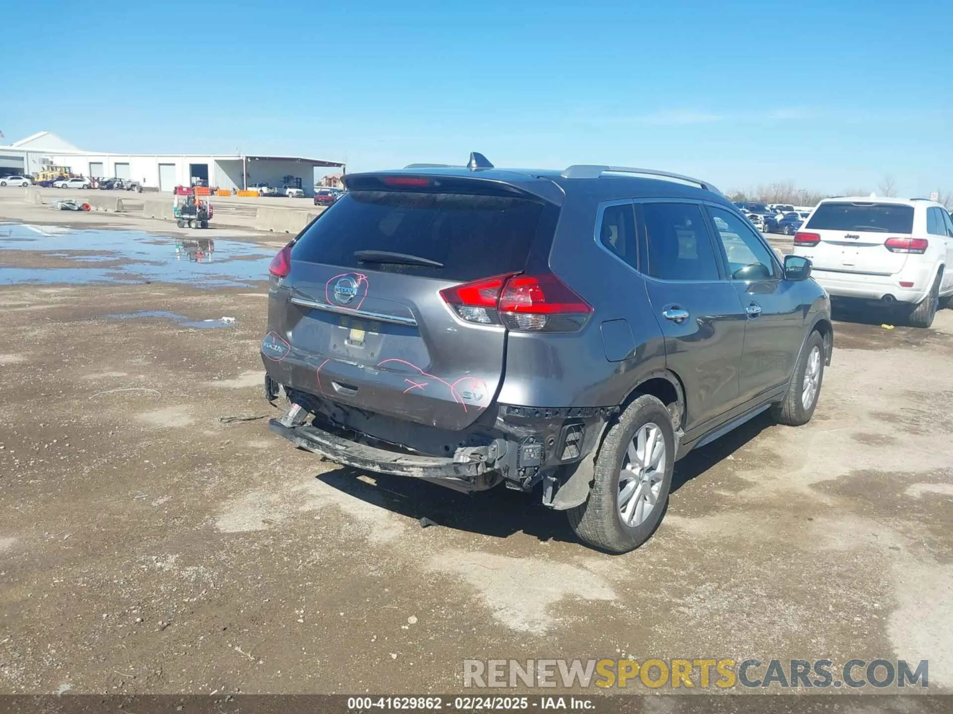 4 Photograph of a damaged car JN8AT2MT2KW250131 NISSAN ROGUE 2019