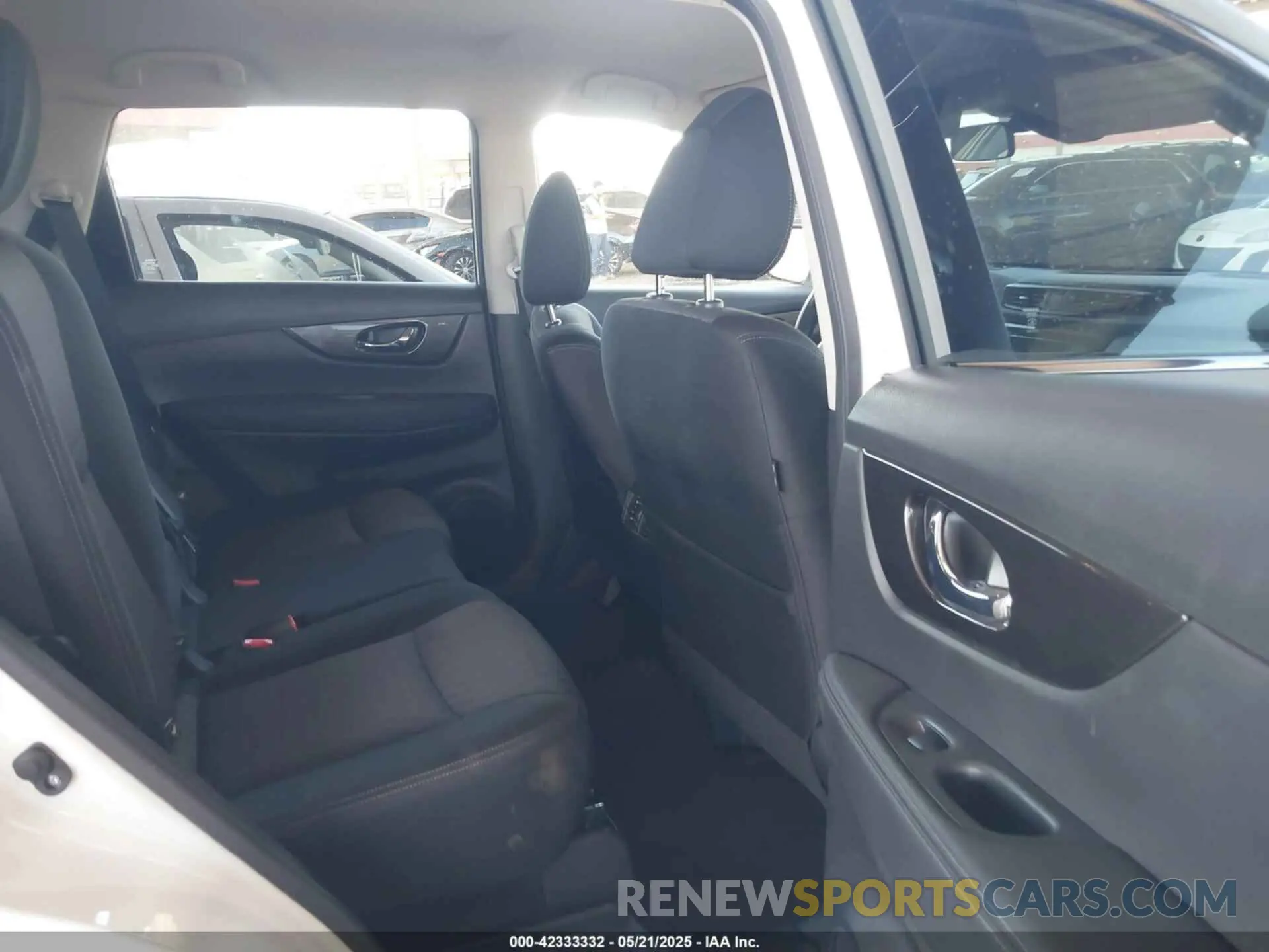 8 Photograph of a damaged car JN8AT2MT2KW254860 NISSAN ROGUE 2019