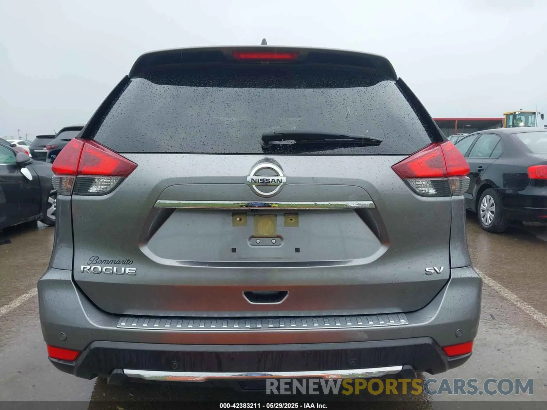 17 Photograph of a damaged car JN8AT2MT3KW256648 NISSAN ROGUE 2019